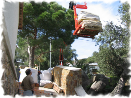 Pluma trabajando en Obra